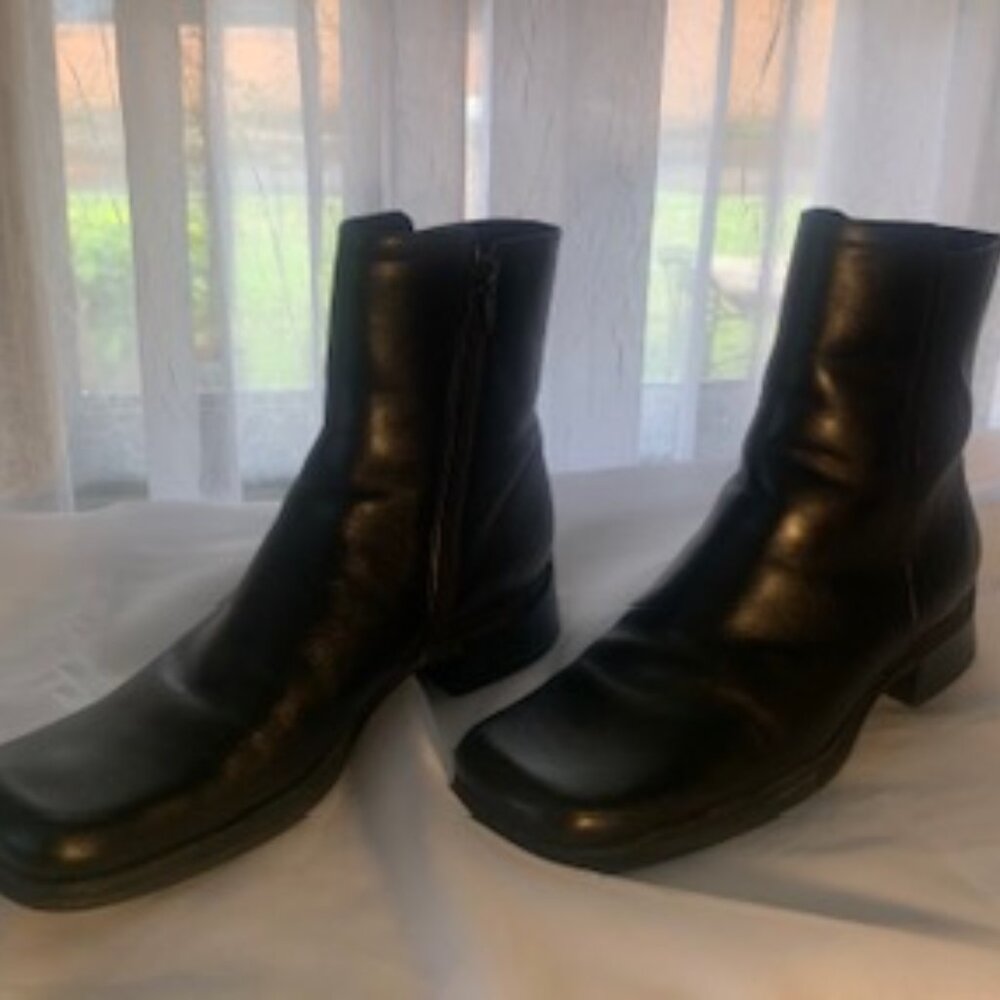 Black Boots